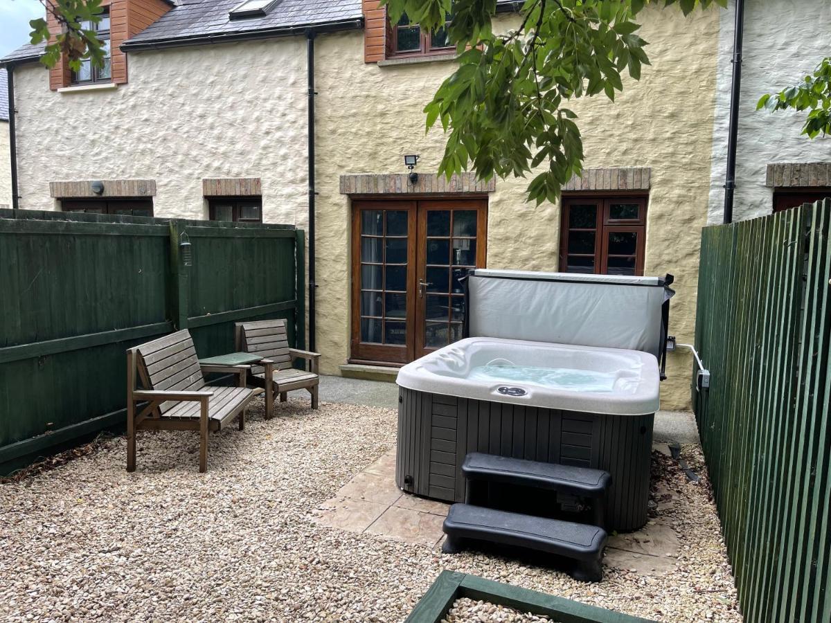Cottage With Hot Tub In Pembrokeshire Haverfordwest Buitenkant foto